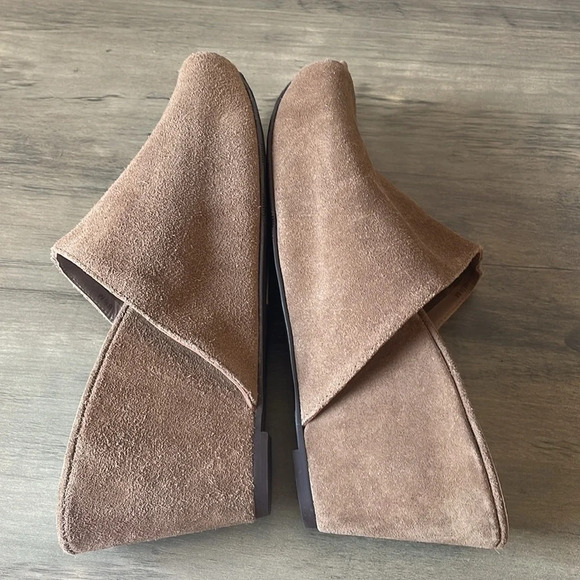 Delman, women’s 8.5, light brown suede slip-on wedge heel sandals EUC - Picture 7 of 9